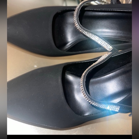 Heels - Picture 3 of 7